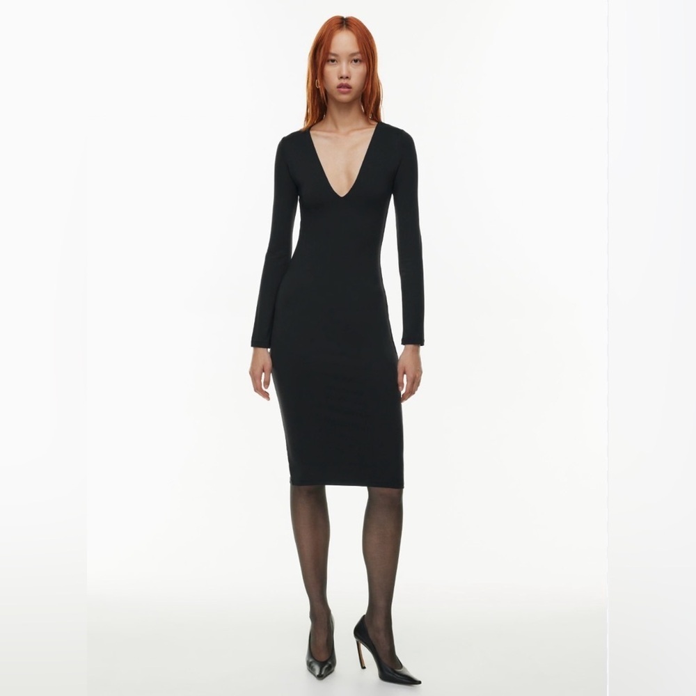 Aritiza Babaton - Contour V-Neck Longsleeve Dress